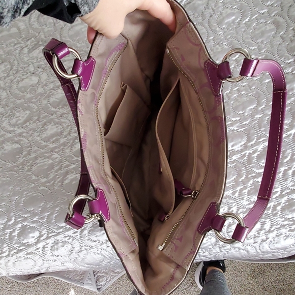 Coach purse - Picture 5 of 6